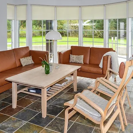 펜션 Three-bedroom Holiday In *