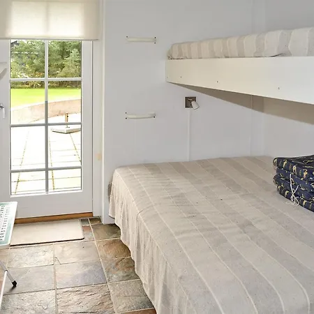 Three-bedroom Holiday In * Hals